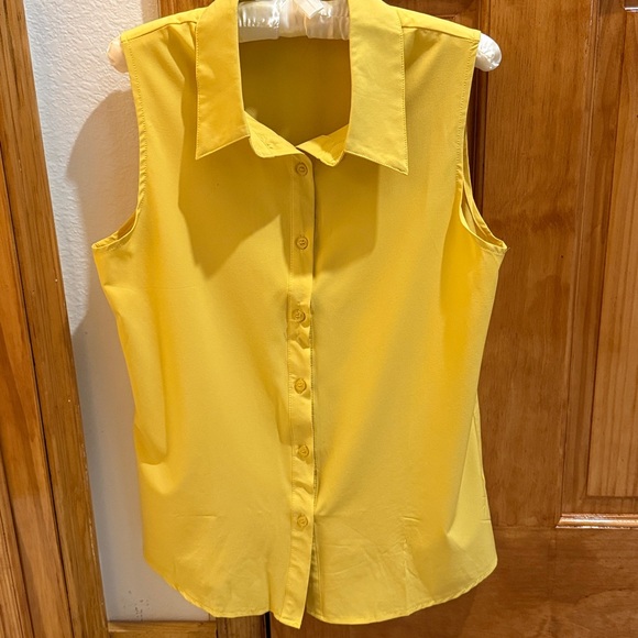 Riatobe Tops - Women’s Yellow Button-Down Shirt